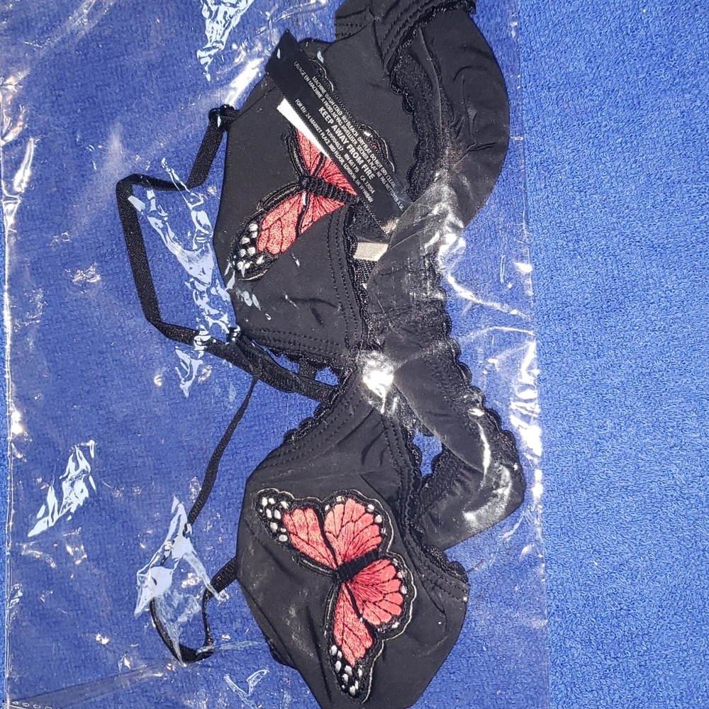 Urban Outfitters Butterfly Triangle Small Black Bra Nwt - Picture 2 of 4